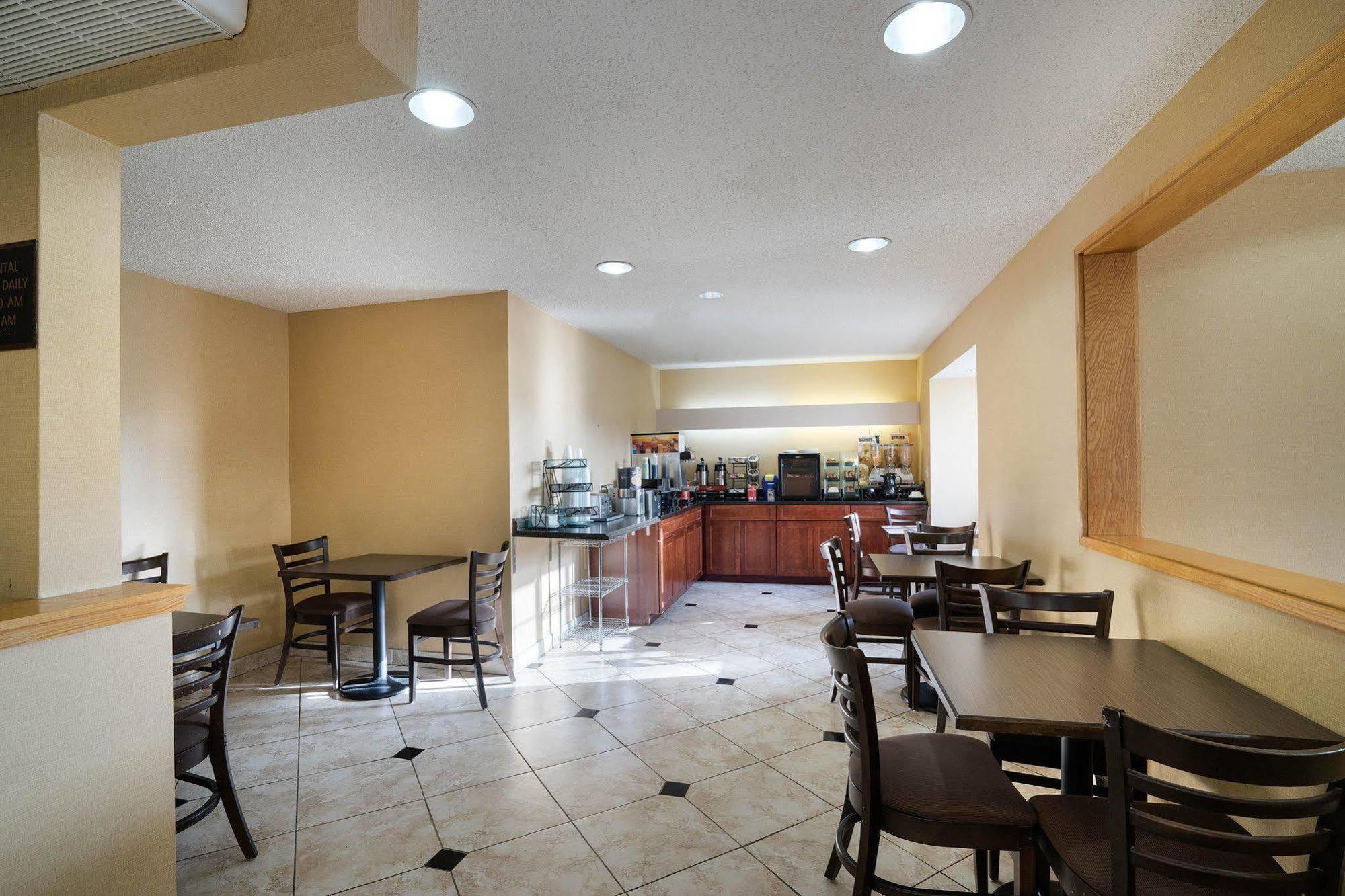 Microtel Inn & Suites By Wyndham Pittsburgh Airport Robinson Township Extérieur photo